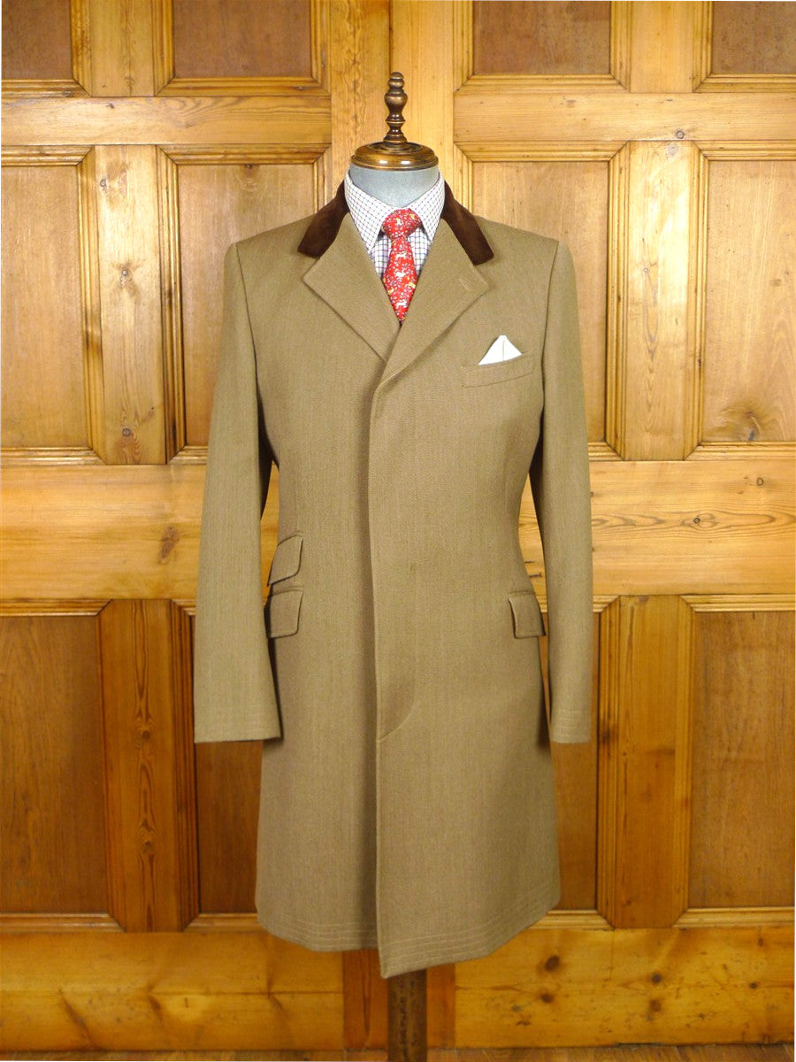 26/0090 immaculate irish venetian wool covert coat w/ velvet collar 38