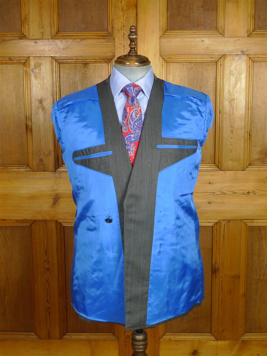 26/0105 near mint 2011 maurice sedwell svile row bespoke grey herringbone / royal blue pin-stripe merino wool 2-piece suit 42 regular