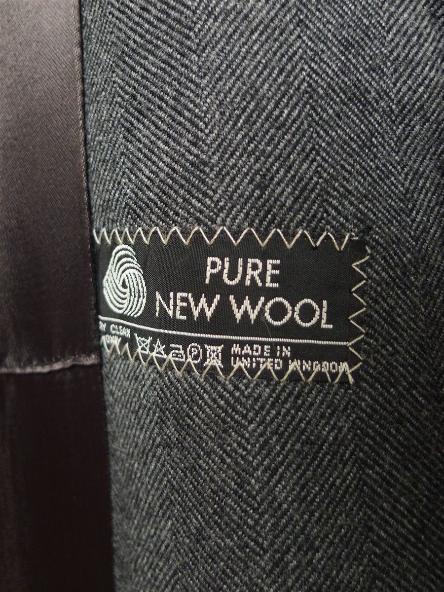 26/0097 immaculate vintage british grey herringbone wool chesterfield coat overcoat 45 regular