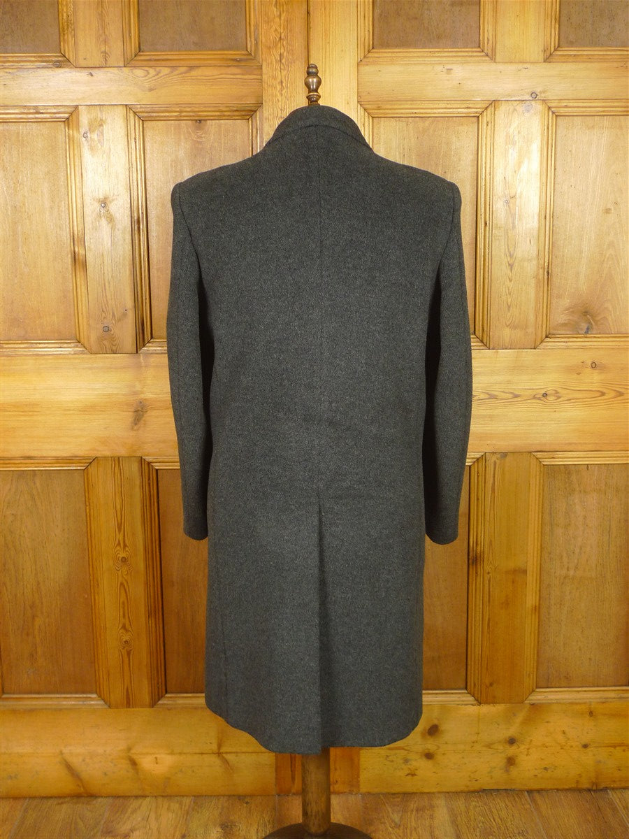 26/0095 immaculate vintage heavyweight crombie grey textured wool overcoat 42