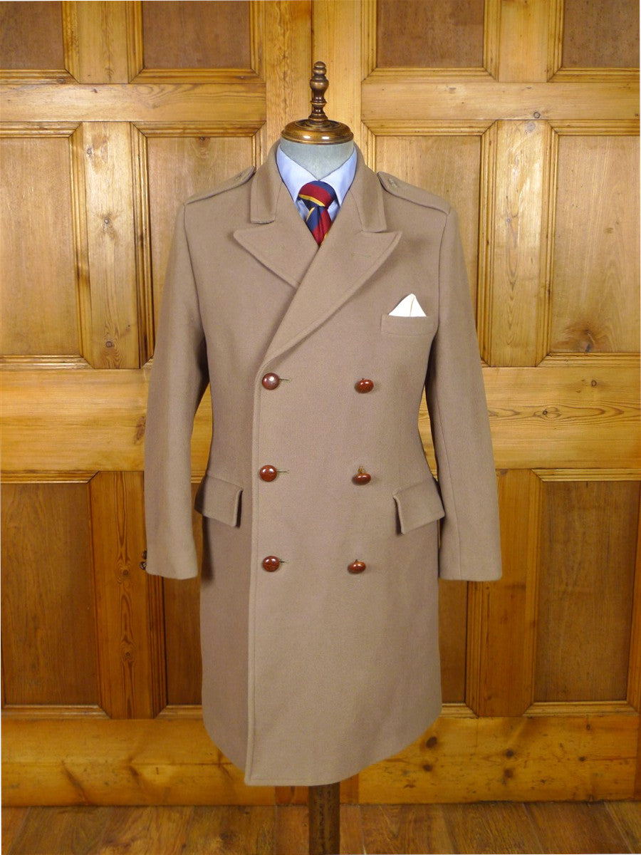 26/0133 vintage all wool heavyweight british warm overcoat w/ leather buttons 39 short