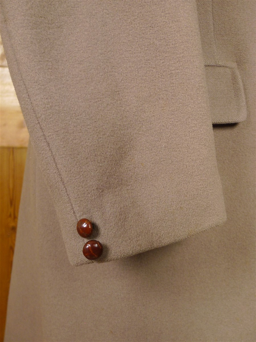 26/0133 vintage all wool heavyweight british warm overcoat w/ leather buttons 39 short