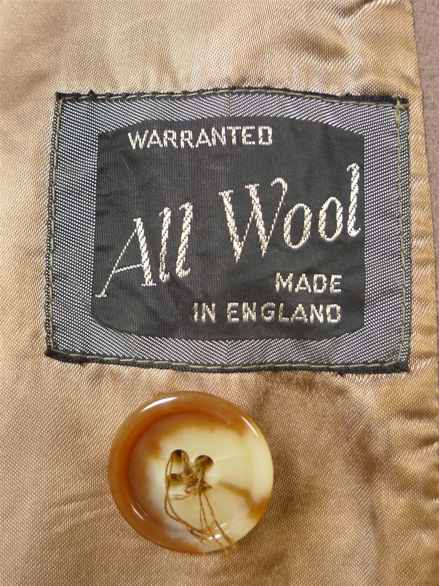 26/0133 vintage all wool heavyweight british warm overcoat w/ leather buttons 39 short
