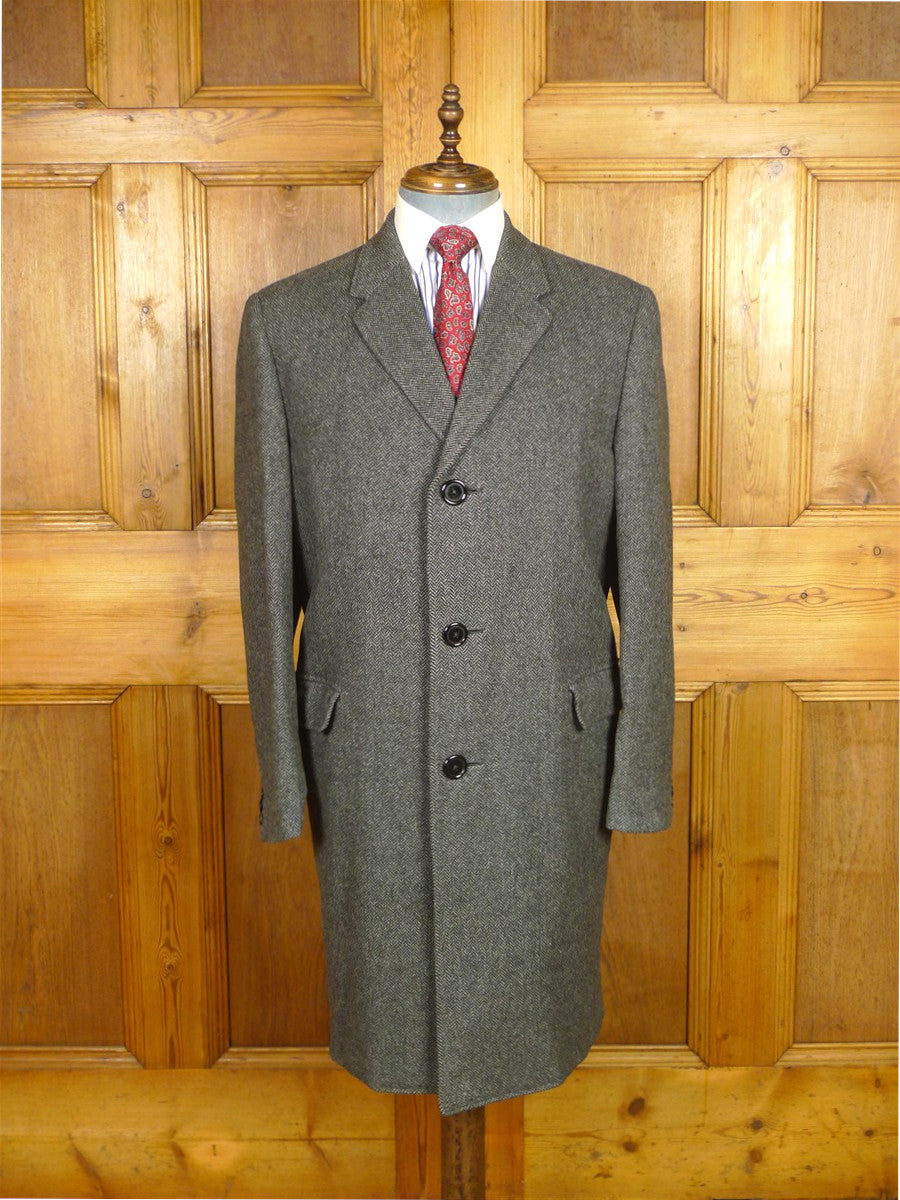 26/0134 heavyweight vintage chester barrie savile row hand tailored grey herringbone tweed overcoat 44