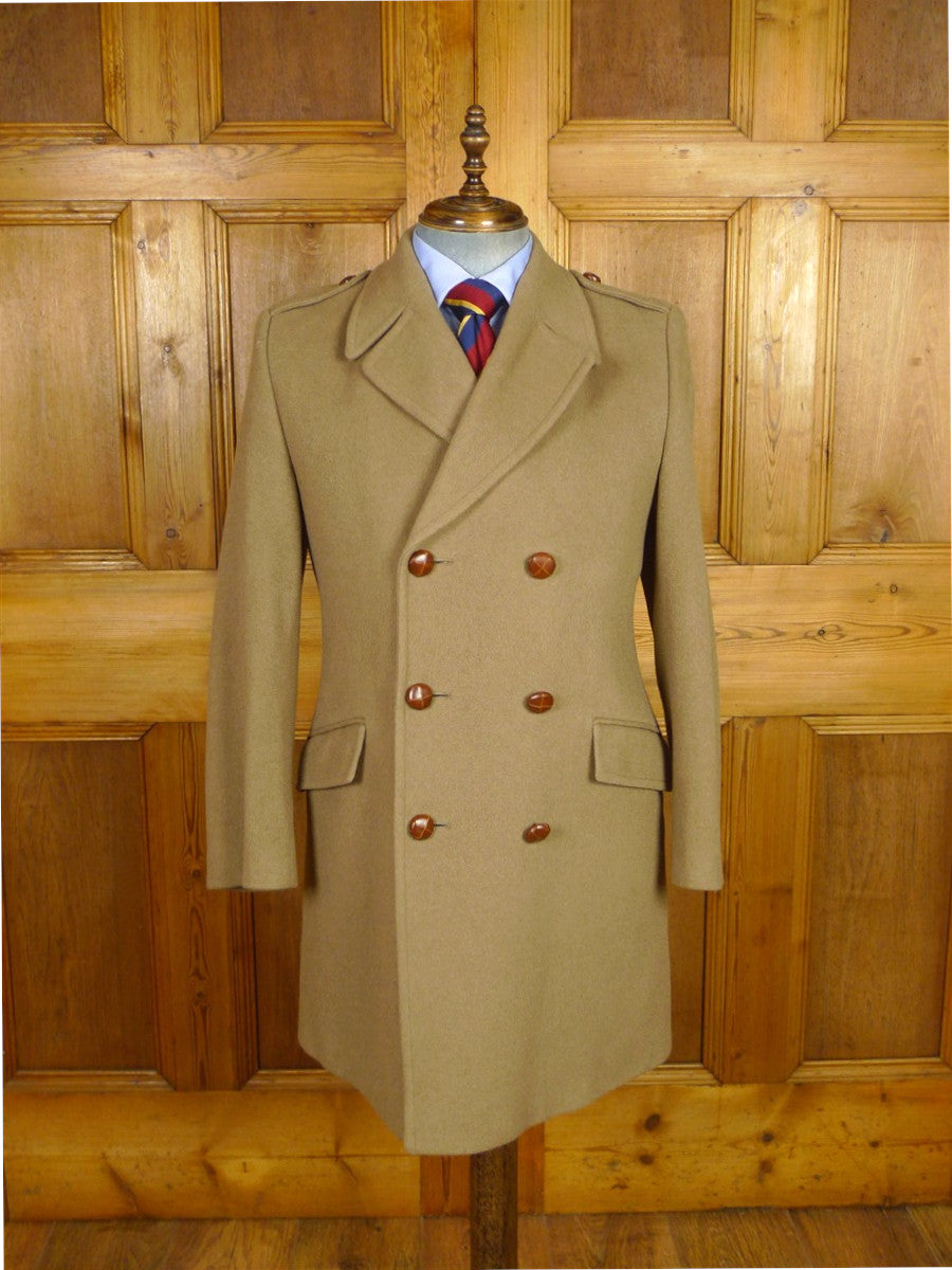 26/0135 vintage made in england all wool british warm style overcoat 38