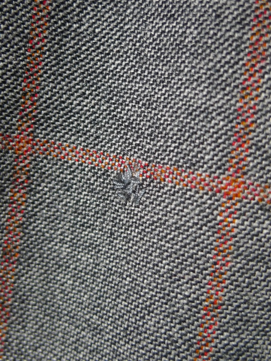 26/0168 fabulous vintage turnbull & asser london heavyweight grey / red wp check worsted suit 40 short