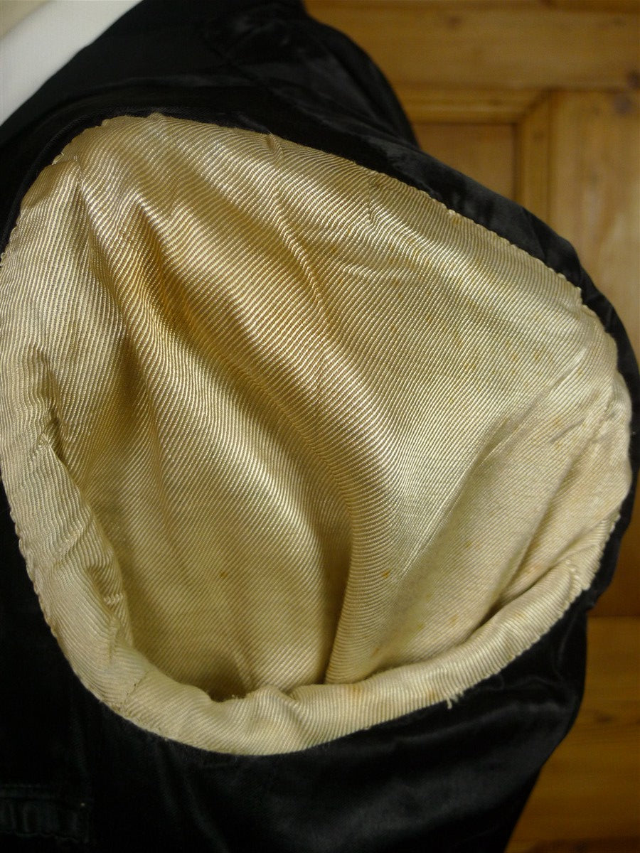 26/0170 fabulous1930s 1940s vintage black barathea / grosgrain silk wide peak lapel s/b dinner jacket 36 regular