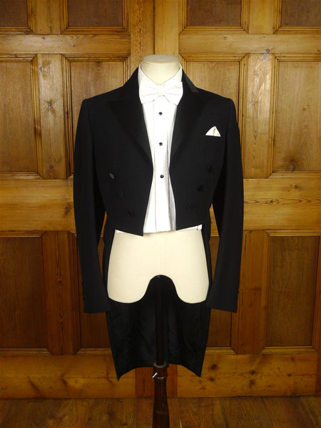 26/0172 immaculate vintage black mohair evening tailcoat w/ silk satin facings 36 short to regular