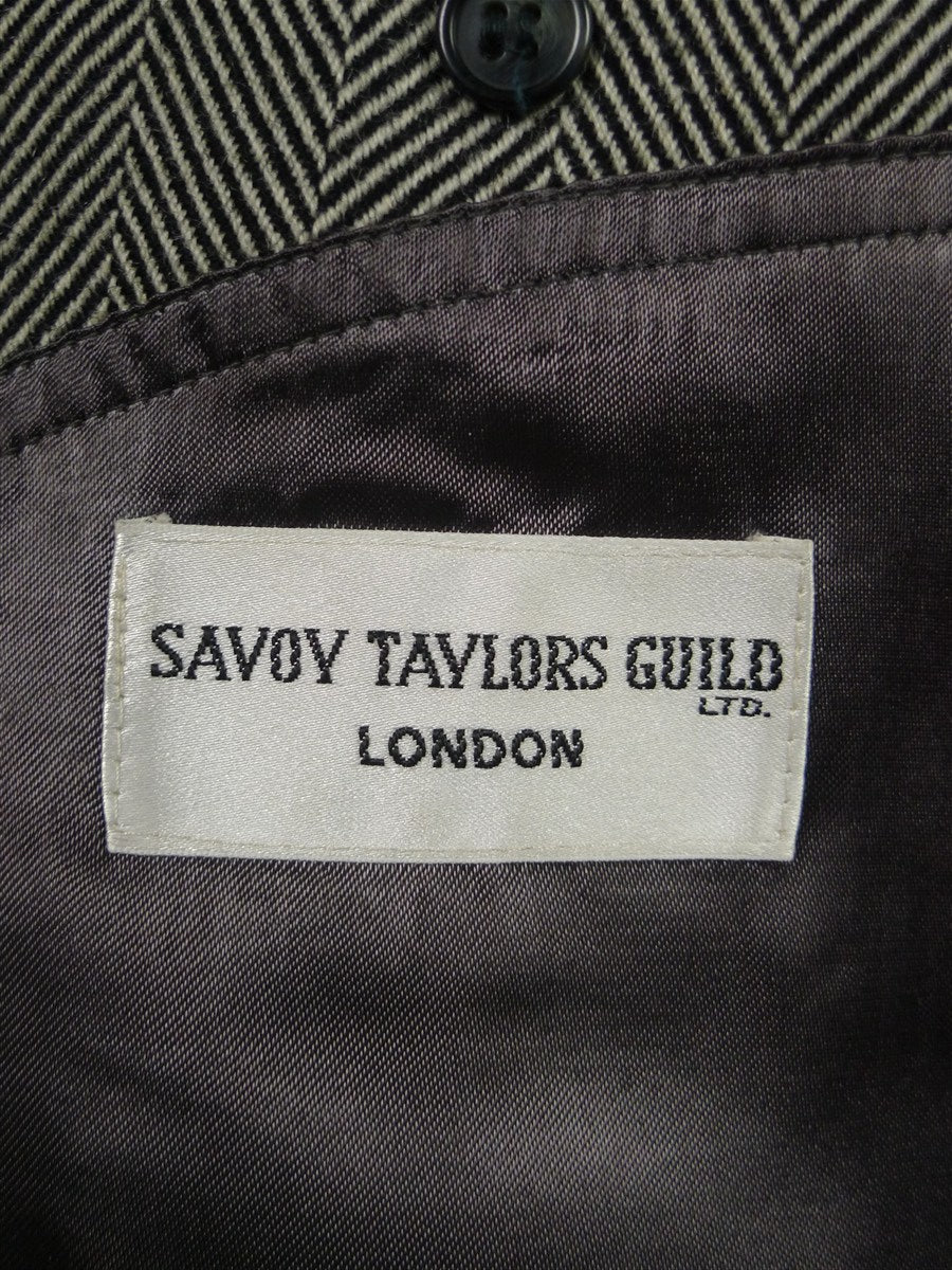 26/0174 immaculate vintage british grey herringbone overcoat coat w/ velvet collar 40