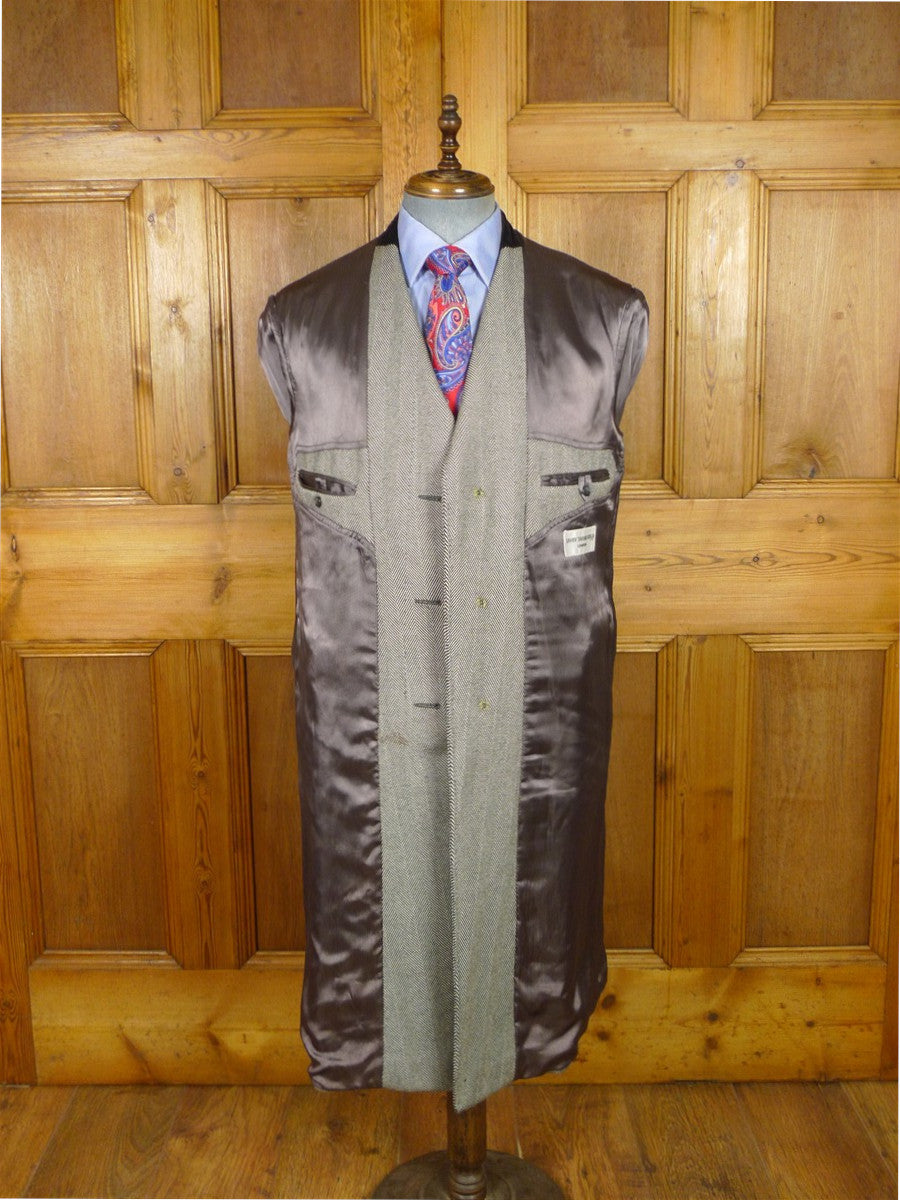 26/0174 immaculate vintage british grey herringbone overcoat coat w/ velvet collar 40