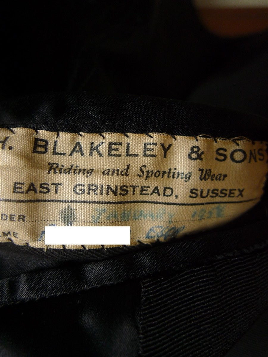 26/0210 genuine 1950s vintage british black wool evening tailcoat w/ grosgrain silk facings 39-40 regular