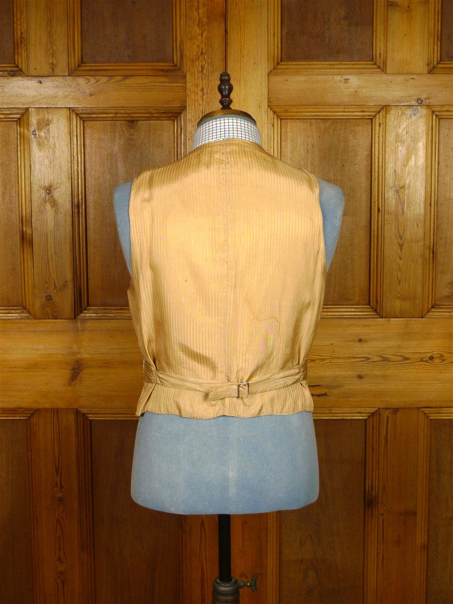 26/0228 wonderful 1940s 1950s vintage harry hall cream / brown tattersall check wool country waistcoat 40