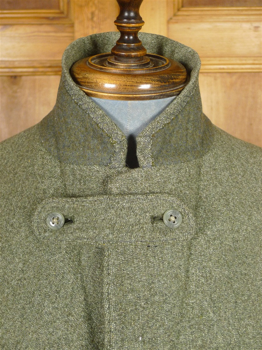 26/0234 superb extra-heavyweight bespoke green twill tweed 3-piece country suit w/ ghillie collar 42 short