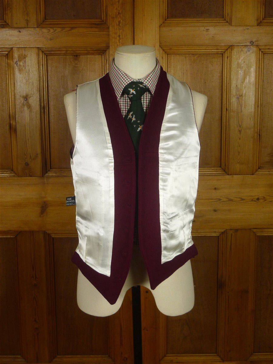 26/0239 immaculate lambourne burgundy red doeskin wool country waistcoat 38