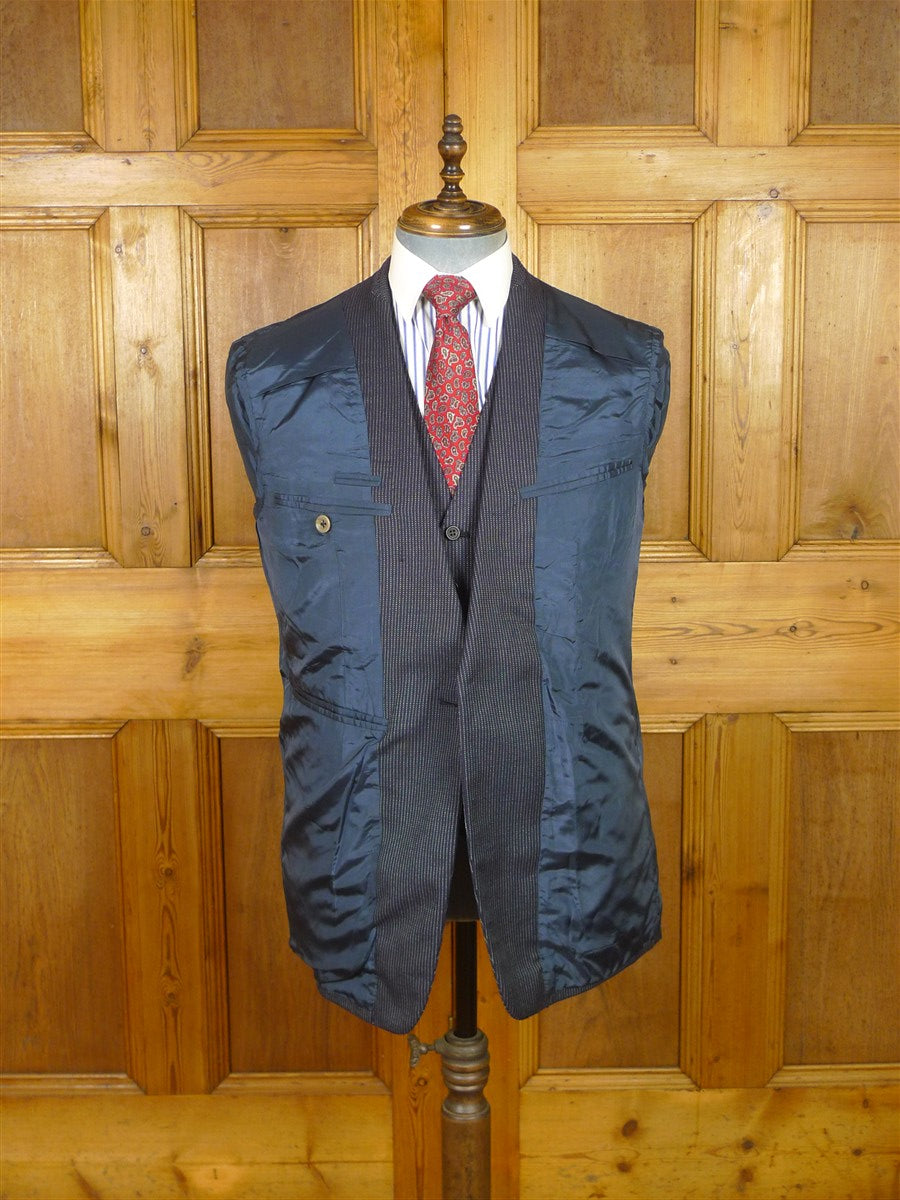 26/0249 fabulous 1987 wells of mayfair savile row bespoke immaculate navy blue pin-head stripe 3-piece worsted suit 39 regular