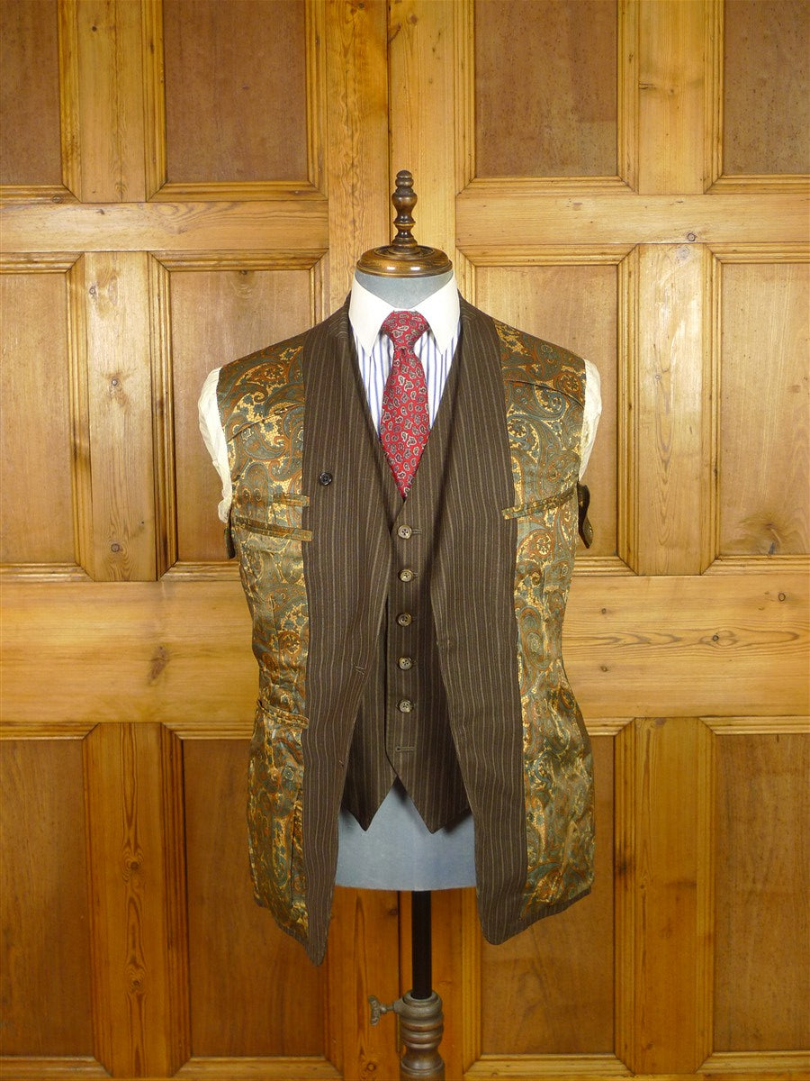 26/0251 wonderful 1979 vintage wells of mayfair savile row bespoke brown multi-stripe suit w/ paisley linings 39 regular