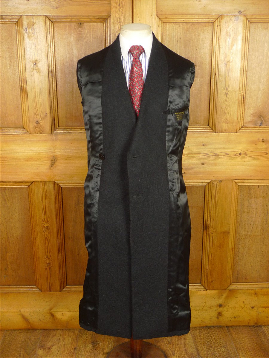 26/0262 exceptional nr immaculate 1962 vintage savile row bespoke extra-heavyweight d/b charcoal grey 'king' coat overcoat 34-36