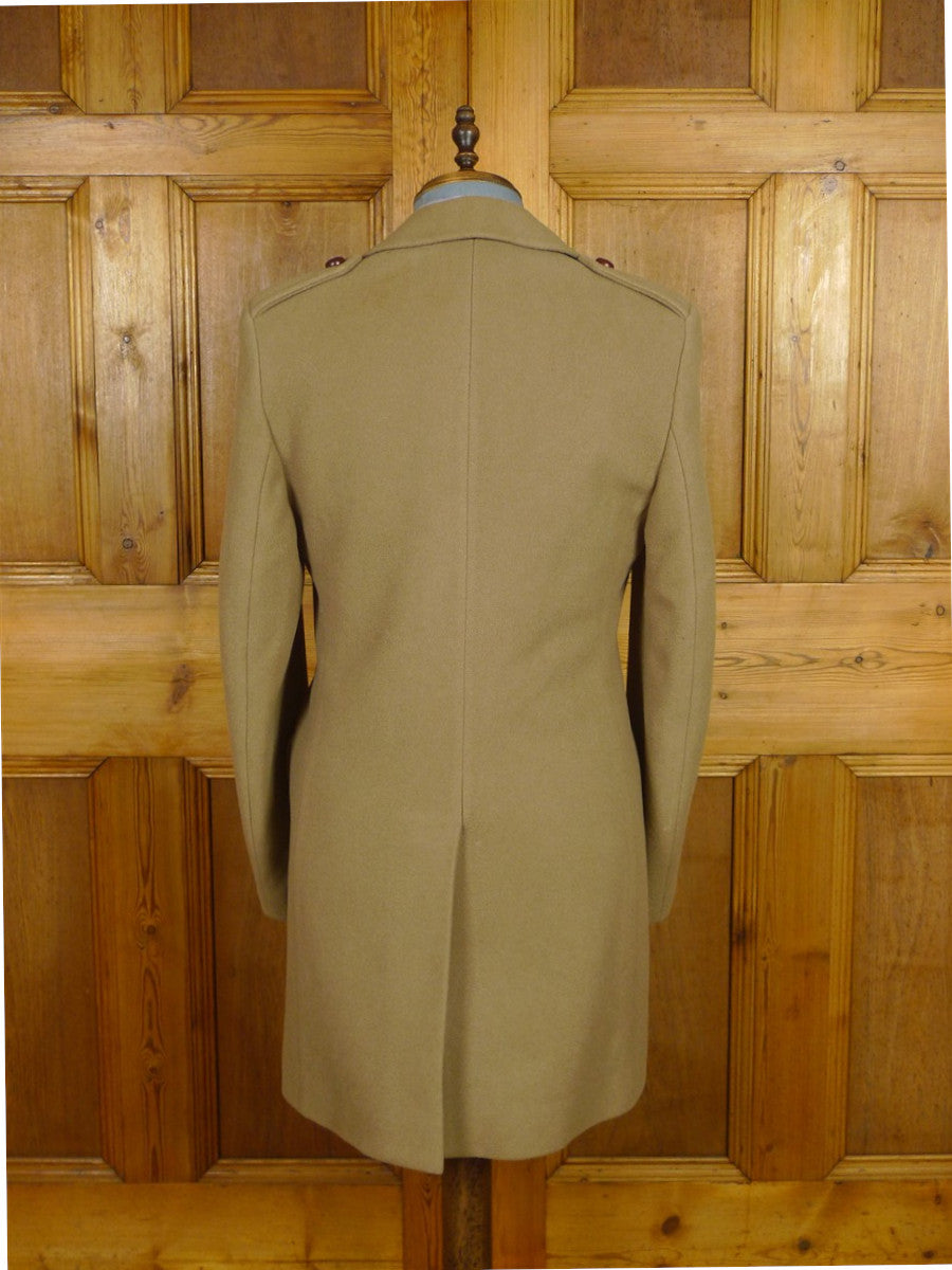 26/0295 vintage british warm style overcoat w/ leather buttons 36-38