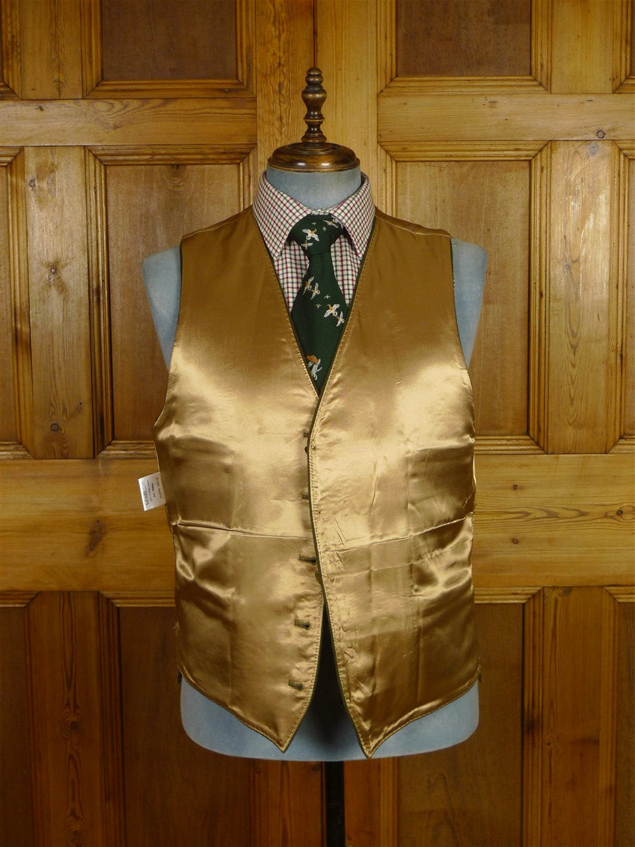 26/0297 immaculate british green doeskin wool country waistcoat 45-46 regular