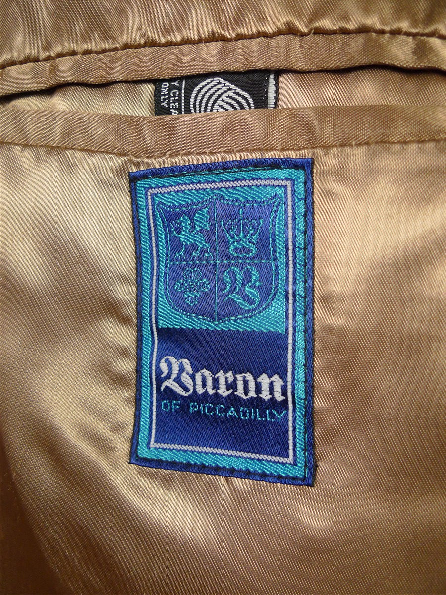 26/0308 near immaculate vintage baron of piccadilly scottish gun check tweed inverness cape 42