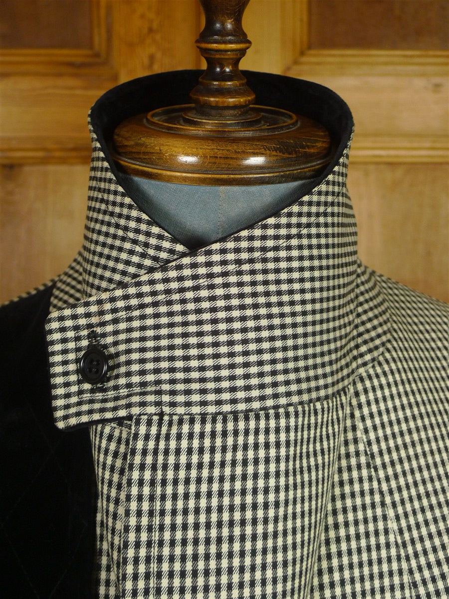 26/0304 very rare immaculate aquascutum 'aqua 5' b&w dogtooth check coat / drape jacket w/ velvet facings 38-39 short to regular