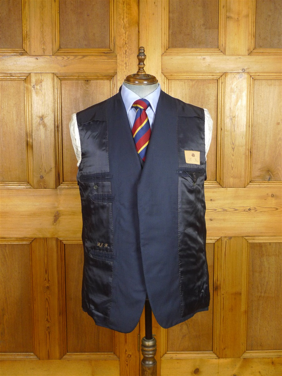 26/0347 immaculate gio genco mayfair italian bespoke super 150s & silk navy blue 3-piece suit 44 short