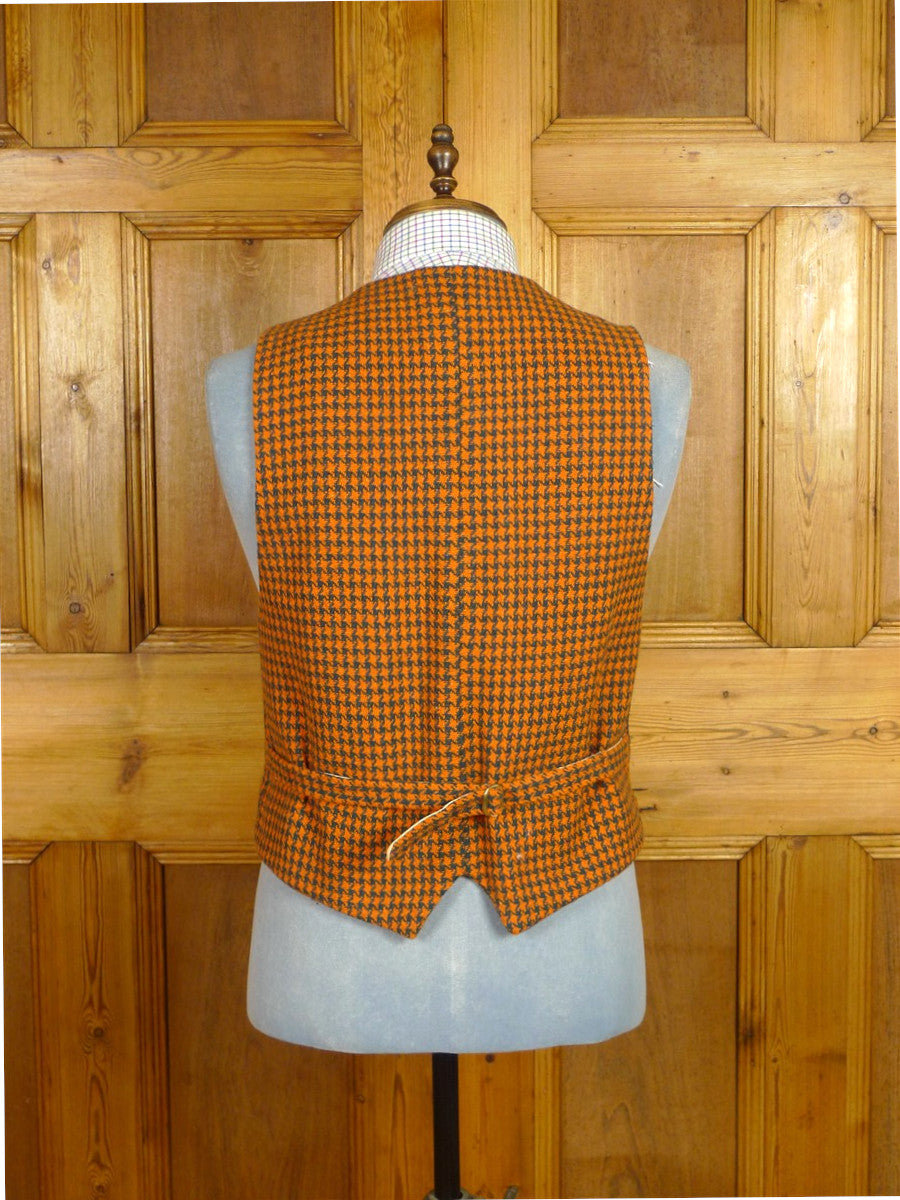 26/0421 wonderful 1950s vintage scottish hebrides tweed amber / teal houndstooth check waistcoat 38-39
