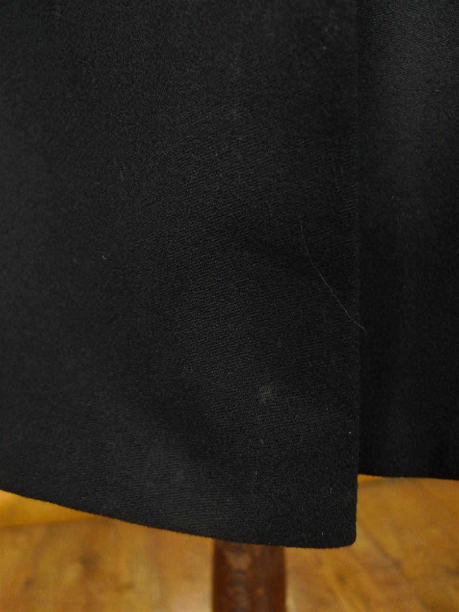 26/0539 genuine antique black wool d/b frock coat w/ beautiful detailing 33 short
