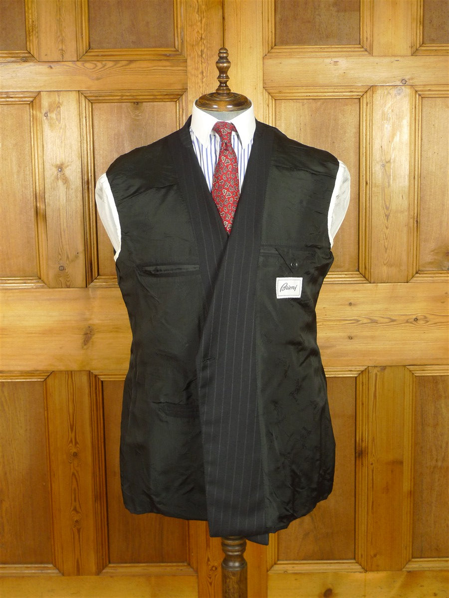 26/0543 immaculate vintage brioni black multi-stripe luxury wool d/b suit jacket blazer w/ embroidered linings 45 regular