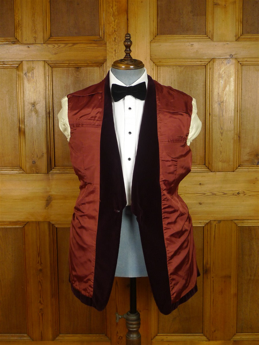 26/0601 beautiful 1973 vintage london bespoke burgundy silk-velvet shawl lapel dinner / smoking jacket 38 long