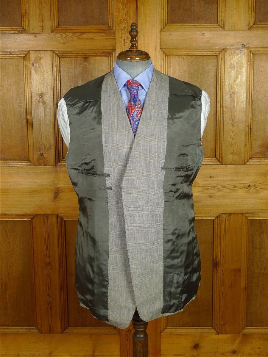26/0637 immaculate 2000s madrid bespoke canvassed grey / blue prince of wales check worsted suit w/ 2 pair trs 44-45 regular