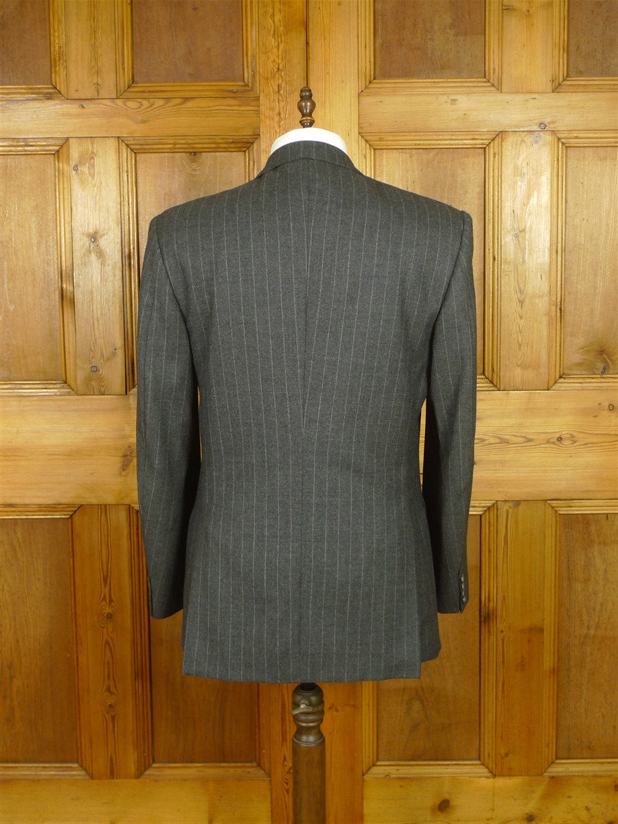26/0731 near immaculate vintage crombie grey chalk-stripe worsted flannel d/b suit 42 long