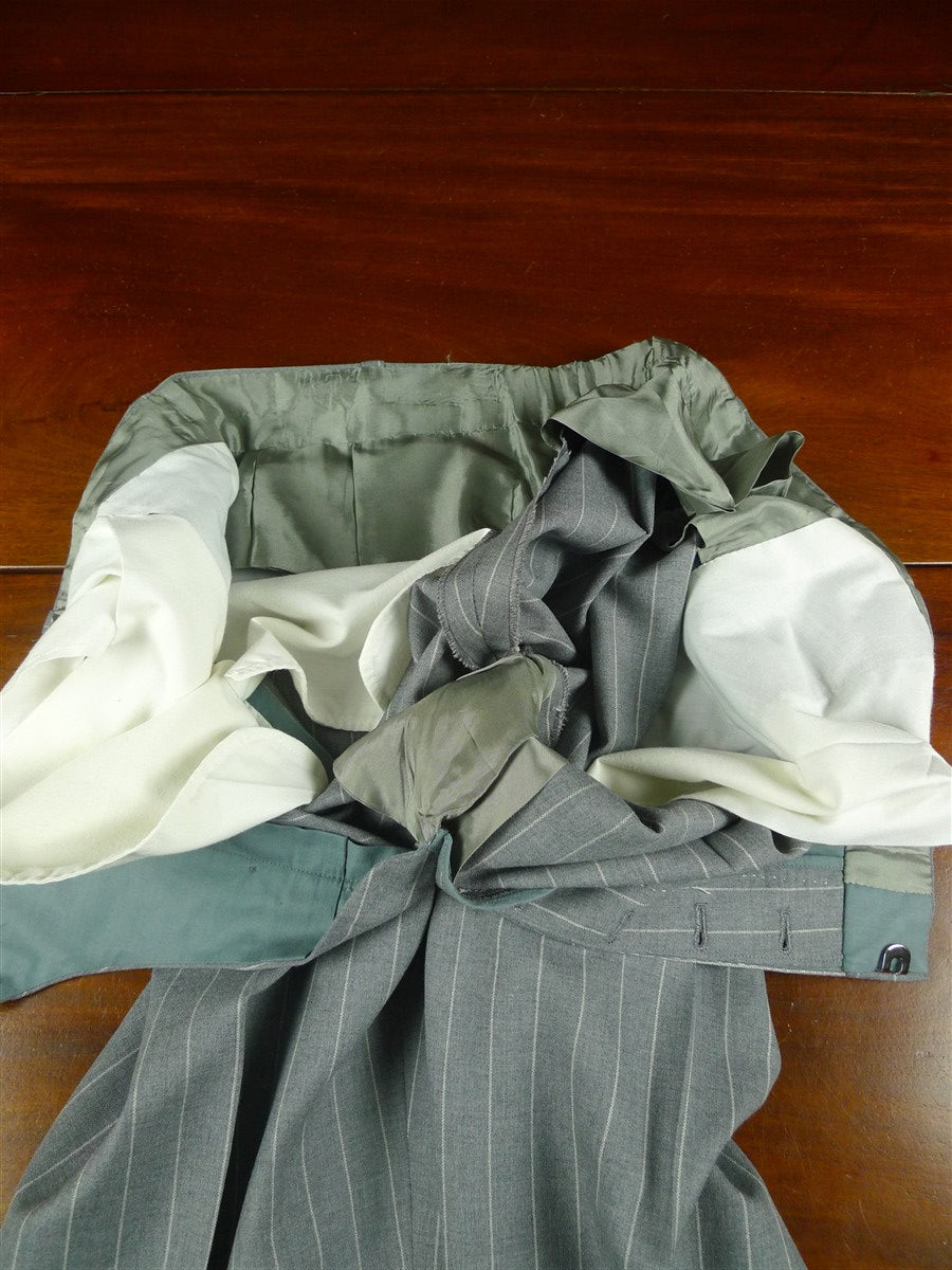 26/0727 near immaculate 2002 anderson & seheppard savile row bespoke grey pin-stripe worsted wool 3-piece suit 38-39 regular