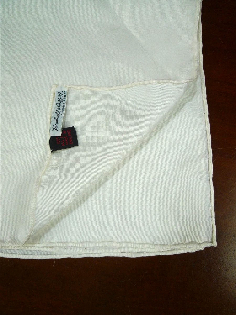 26/0734 turnbull & asser Jermyn St. cream 100% silk pocket square