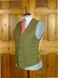 26/0799 immaculate musto performance green wp check tweed shooting waistcoat 44-45
