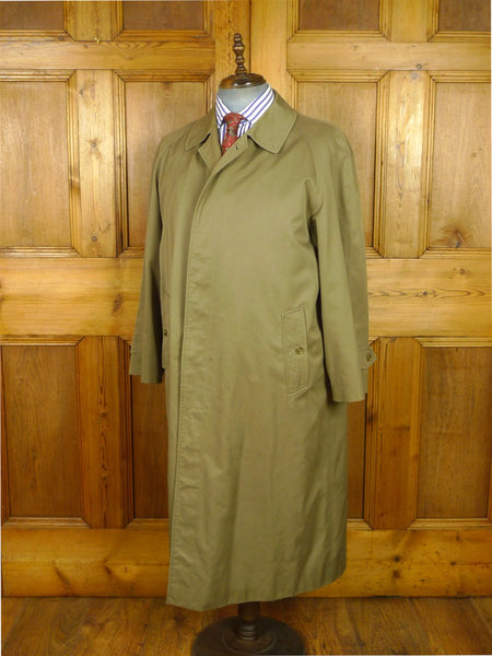 26/0796 near immaculate vintage green burberry cotton mix raincoat mac w/ detachable liner 44