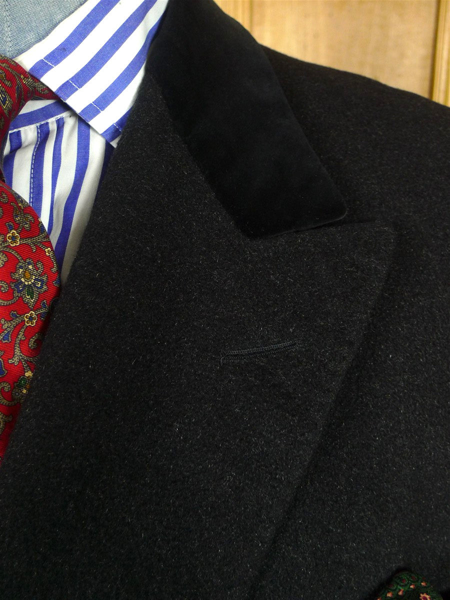 26/0845 stunning 1985 vintage henry poole charcoal grey d/b cashmere 'king coat' overcoat overcoat w/ silk-velvet collar 46