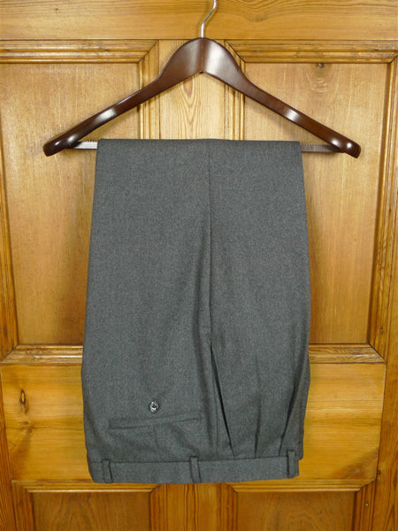 26/0838 immaculate vintage daks grey worsted flannel twin-pleat trouser w/ turn-ups 33