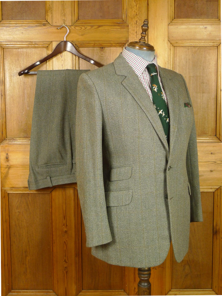 26/0846 immaculate vintage british bespoke tailored green wp check green herringbone tweed suit 42 regular to long