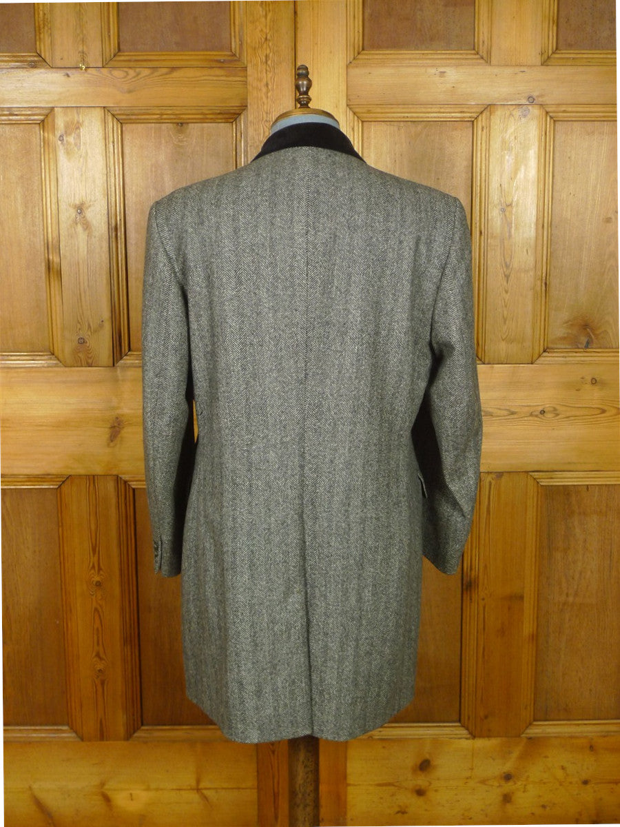 26/0859 near immaculate crombie grey herringbone wool chesterfield coat overcoat w/ velvet collar 42 regular