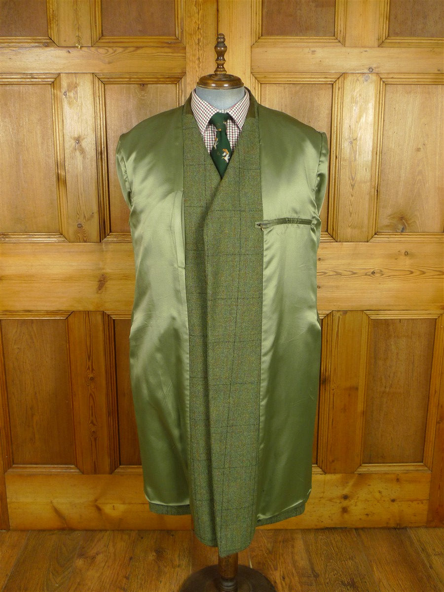 26/0867 immaculate sutherland sporting tweed scottish wp check green paddock coat overcoat w/ moleskin collar 44-46
