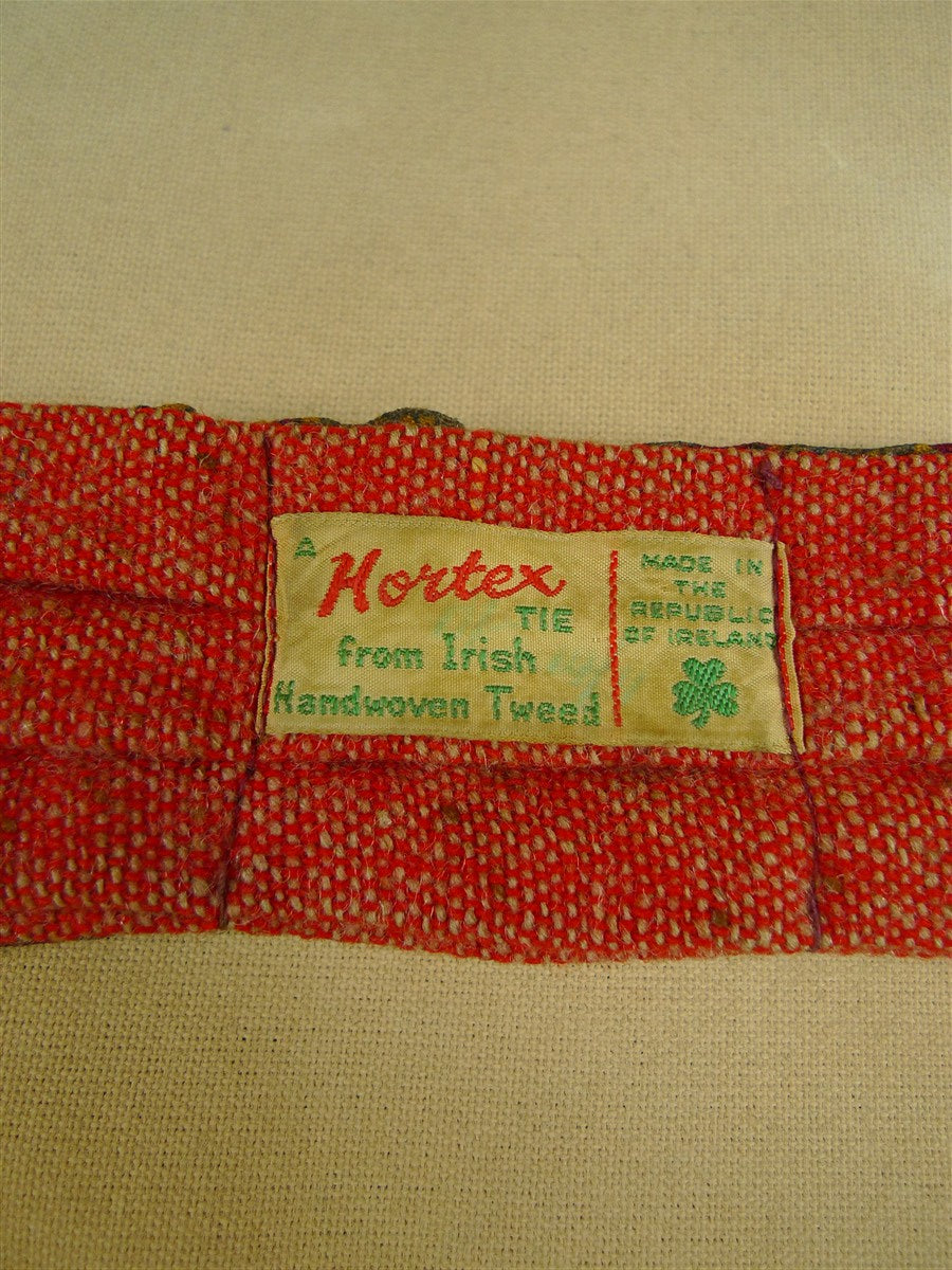 26/0893 genuine vintage silk & irish tweed red / bronze paisley pattern cravat for vintage revivals