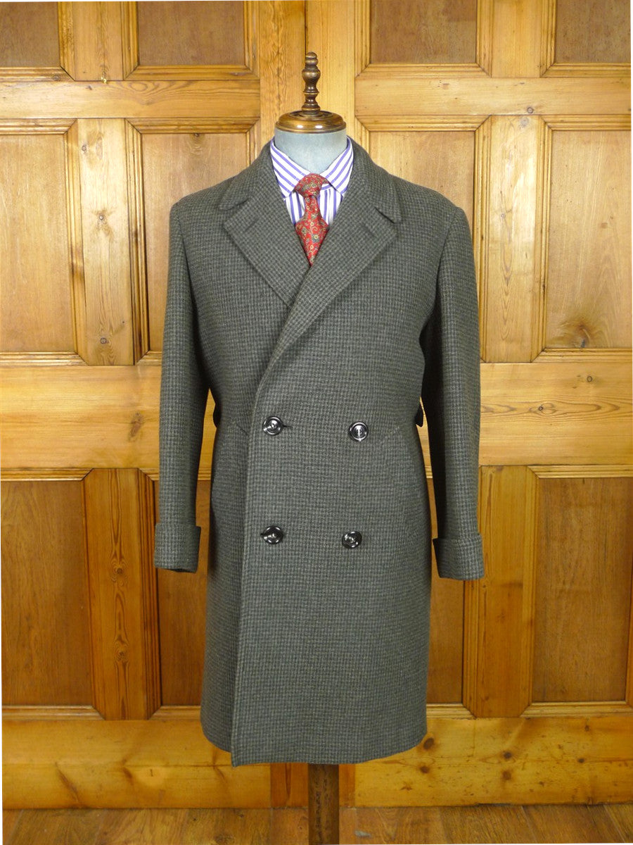 26/0936 immaculate wonderful 1960s vintage british d/b coat overcoat w/ back strap 38-39