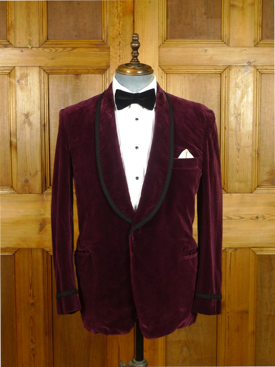 26/0945 genuine 1960s vintage burgundy red shawl lapel dinner / smoking jacket w/ braid trims 39-40 short to regular