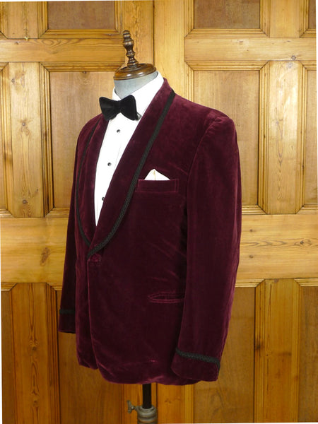 26/0945 genuine 1960s vintage burgundy red shawl lapel dinner / smoking jacket w/ braid trims 39-40 short to regular