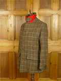 26/0982 exceptional immaculate vintage invertere tweed field shooting coat w/ action back & red wool lining 40-42