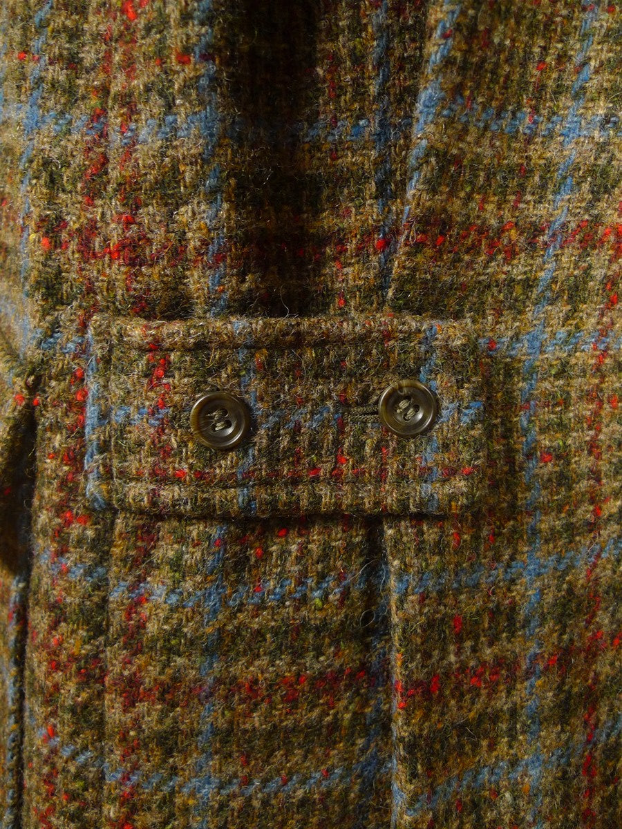 26/0982 exceptional immaculate vintage invertere tweed field shooting coat w/ action back & red wool lining 40-42