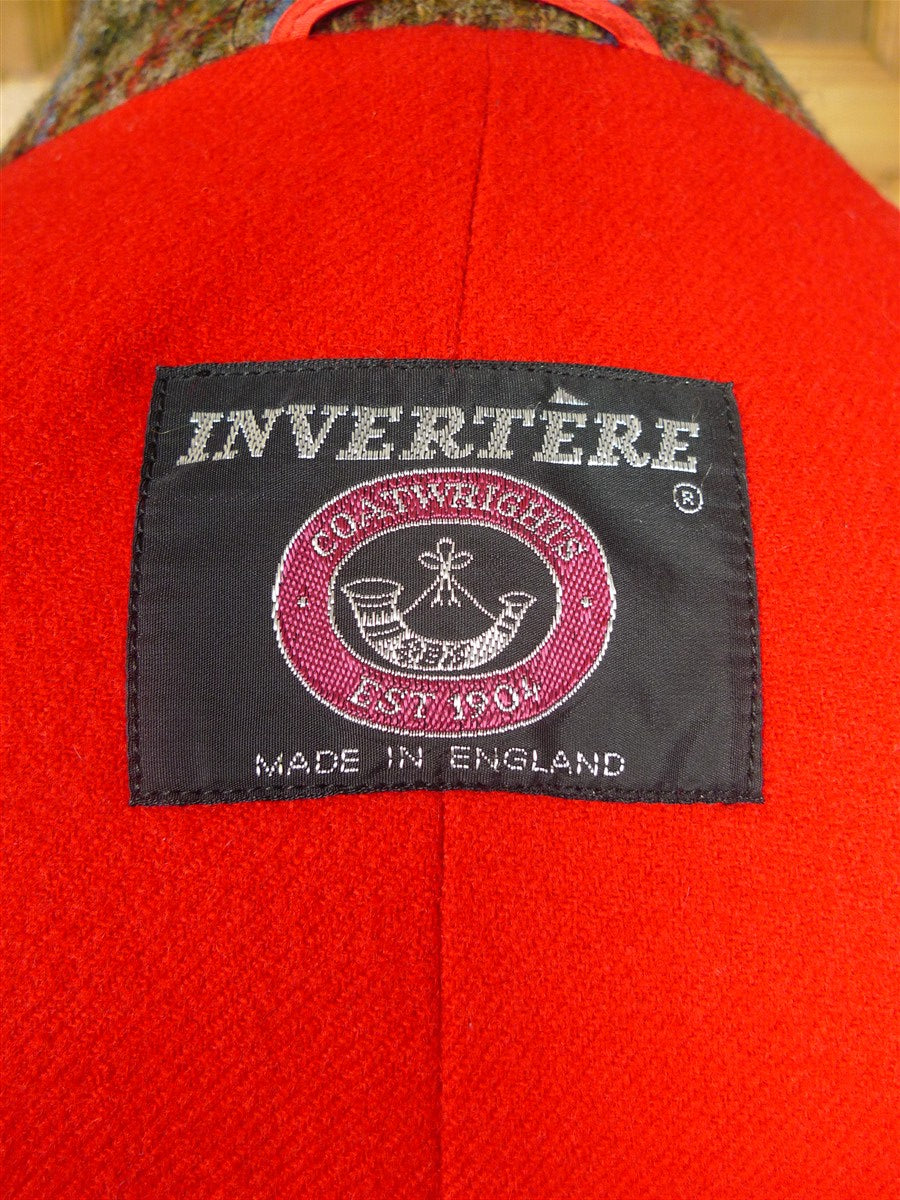 26/0982 exceptional immaculate vintage invertere tweed field shooting coat w/ action back & red wool lining 40-42