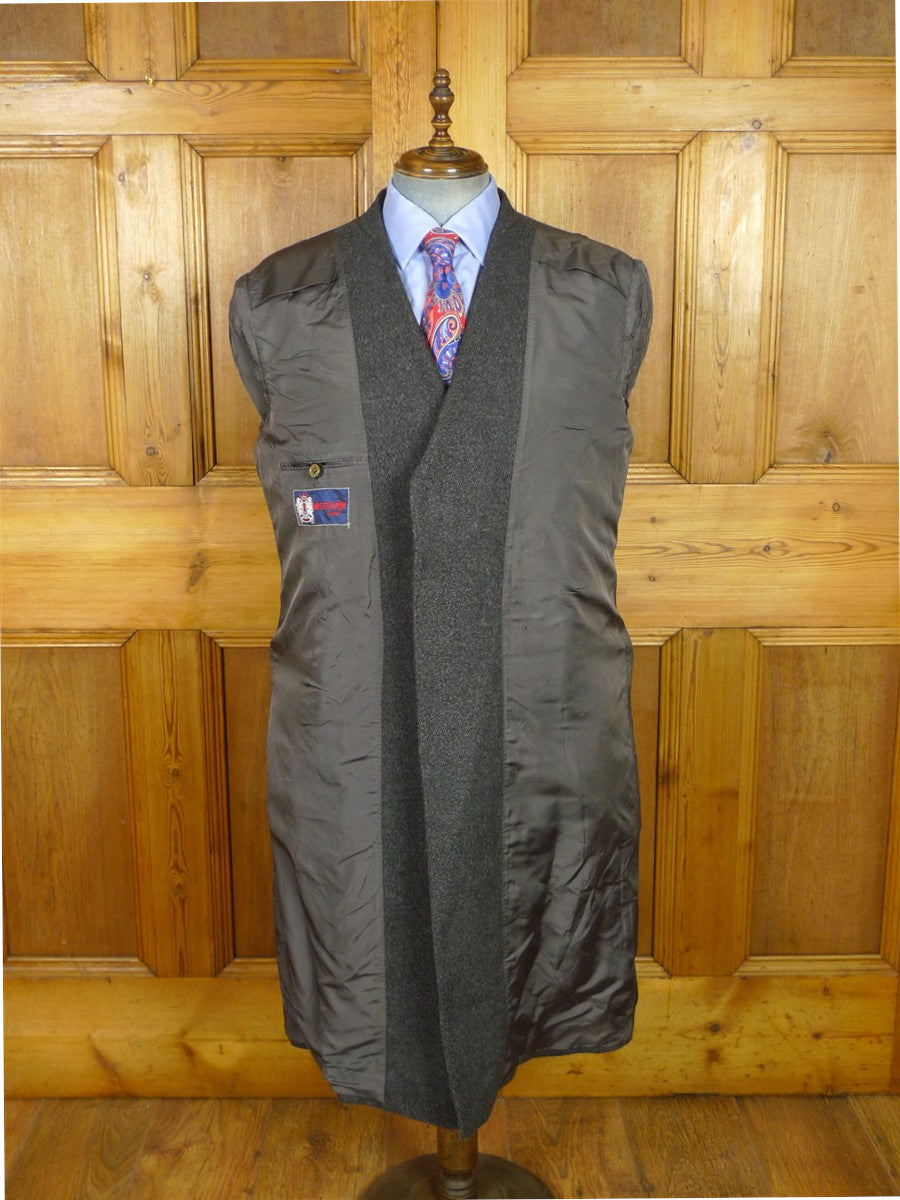 26/1019 near immaculate vintage heavyweight italian grey 100% wool overcoat coat 46