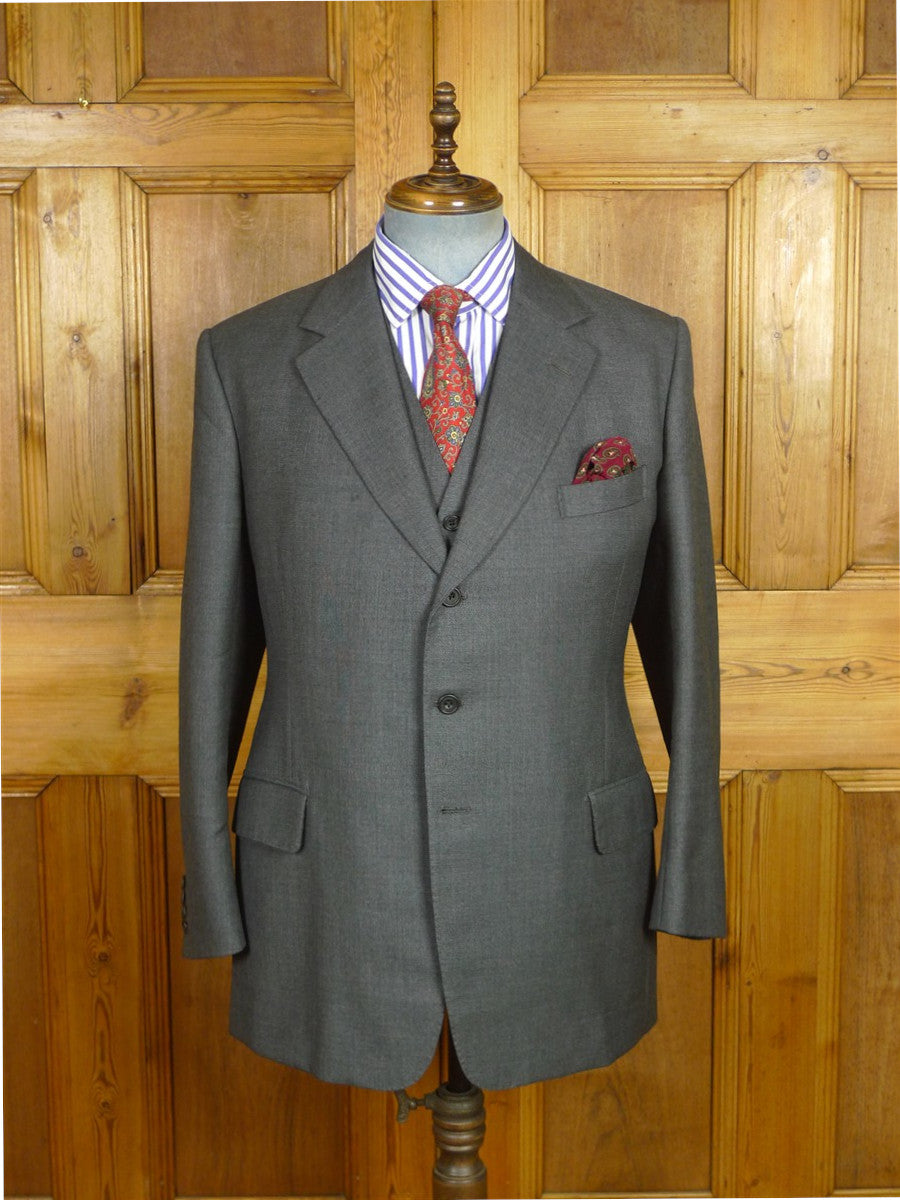 26/1006 immaculate 2000 dege savile row bespoke grey worsted wool 3-piece suit plus spare trouser 40 regular